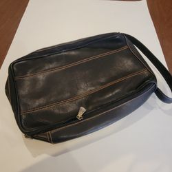 Links & Kings Black Leather Golf Shoe Bag with Shin Invitaional logo on 
front. Pre-owned, very good shape, please see photos for details.
Weight 1lb 
