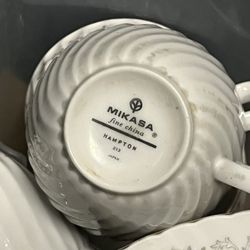 Mikasa Fine China HAMPTON 213 Japan Plate Mugs service for 8