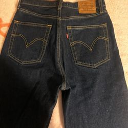 WOMENS Levi’s Size 27