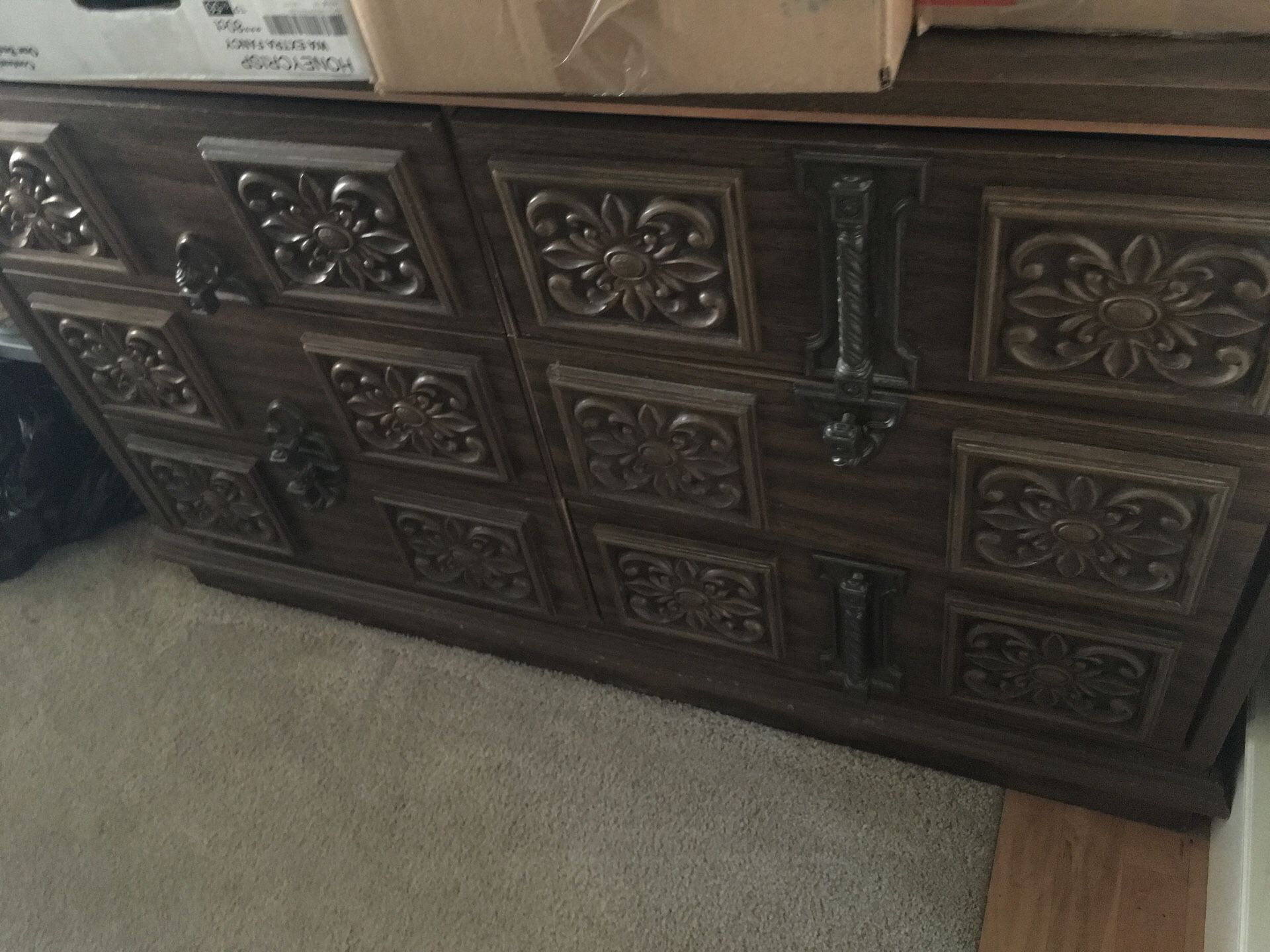Antique brown 6 drawer dresser
