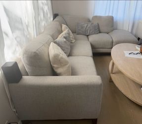 Gray sectional sofa, great condition, gently used, originally from Ashley furniture.