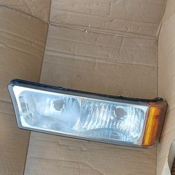 2003-2006 Chevy Silverado 1(contact info removed) Headlight