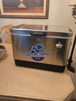 - 29 Quart. BEACH COOLER
- Table / FOLDING CHAIRS
- Great for BEACH,  PICNIC