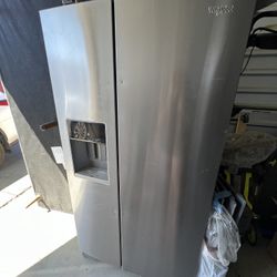 WHIRPOOL REFRIGERATOR AS IS