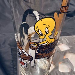Tweety and Sylvester Glass Tree Limb 1976 RARE 16oz Brockway Pepsi Looney Tunes Glass