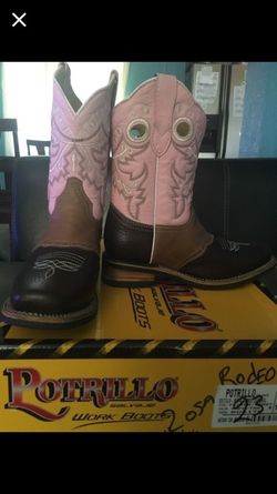 Women boots size 7