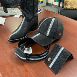 Nuevo set vaquero de botas,cinturón,gorra y cartera de piel original perla completa