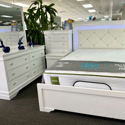Limited Offer Dont Miss Out🚨Beautiful White 5pc Bedroom Furniture Set On Amazing Deal $699🚨