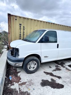 PARTING OUT CHEVY EXPRESS 3500