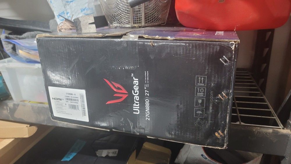 LG 27 inch QHD+ monitor with Smart adjustable stand. Barely used in like New Condition!