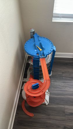 Hot Wheels Garage