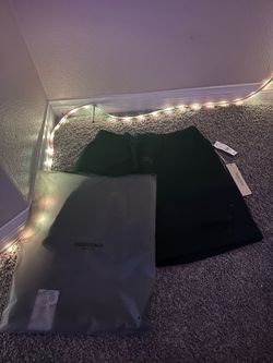 Essential shorts size medium