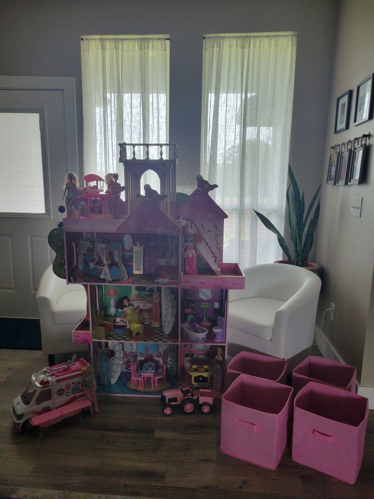 Barbiehouse With accessories