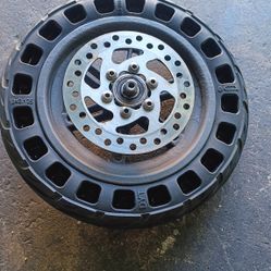 Solid Tire And Rim With Disc Brake For An Electric Scooter Sonyou Dont Get Flats No More. Llanta Solida Con Rim Para Scooter Electrico 