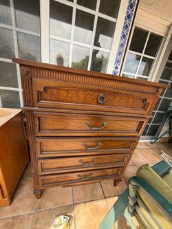 Chest with 5 drawers