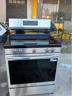 Frigidaire Stove and Microwave