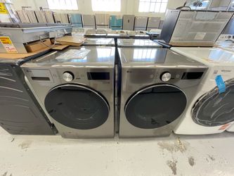 New LG Set Washer 5.0 Cu Ft and Dryer Gas 7.4 Cu Ft