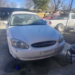2000 Ford Taurus
