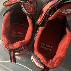 Girl Shoe Used Like New Size 9 