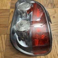 05-07 Subaru impreza passenger side taillight 