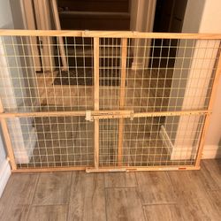 Baby gate dog gate