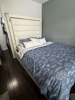 White bed frame + box spring