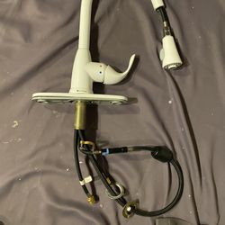 Glacier Bay White Kitchen Faucet 