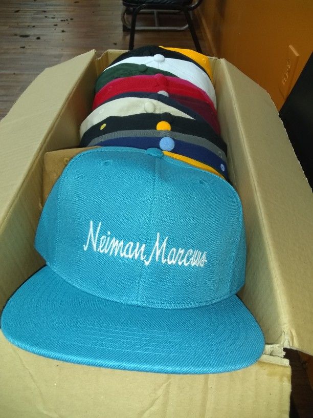 NEIMAN Marcus HATS