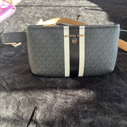 Micheal Kors Black & Gray Belt Bag