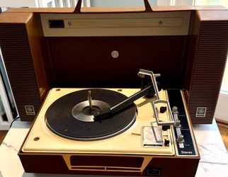 General Electric (GE) "Wildcat" portable stereo record player, Vintage-1960s-1970s.
