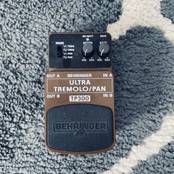 Ultra Tremelo/Pan Guitar Effects Pedal