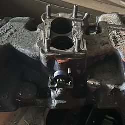 305 V8 Two Barrel Intake