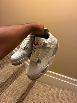 Jordan 4s size 10 120$
