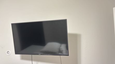VIZIO Flat Screen TV Wall Mounted