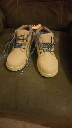 Kid's Size 4 boots new with tag, from Gymboree