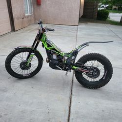 2019 COMBAT VERTIGO 300cc  with E.F.I.