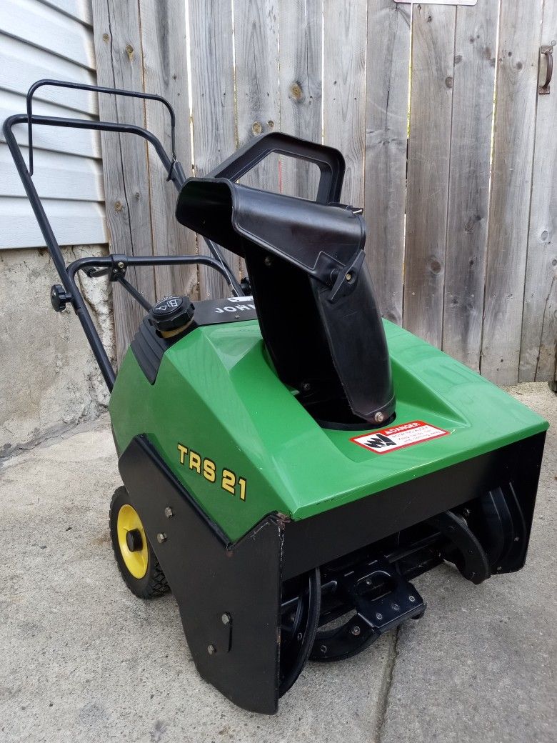 Excellent Condition - John Deere TRS21 21" Inch Single Stage Gas Snowblower