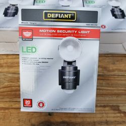 NEW L E D motion activated spotlight battery powered $30+tax retail 