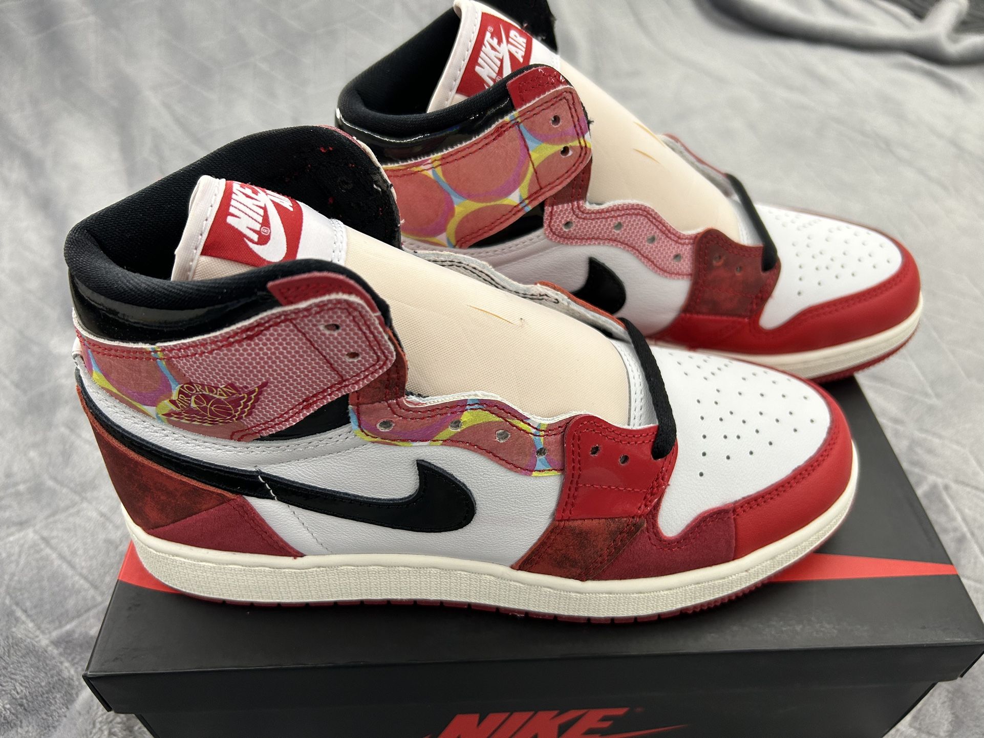 JORDAN 1 SPIDERVERSE 6.5Y Or7Y