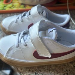 Brand New Boys Nike 10 C Shoes 