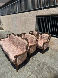 Free curb alert sofas and chairs