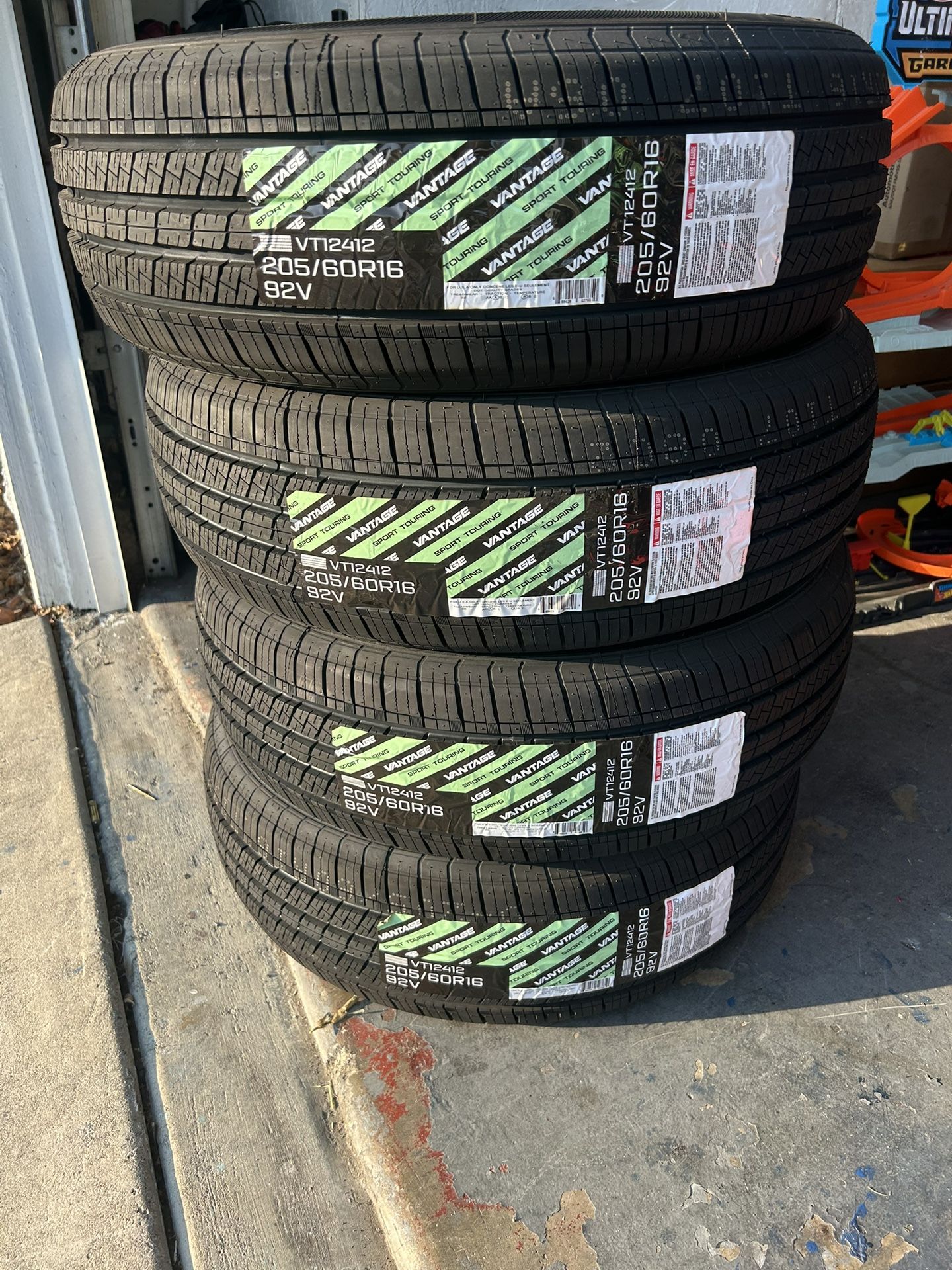205-60-16 Tires Brand New