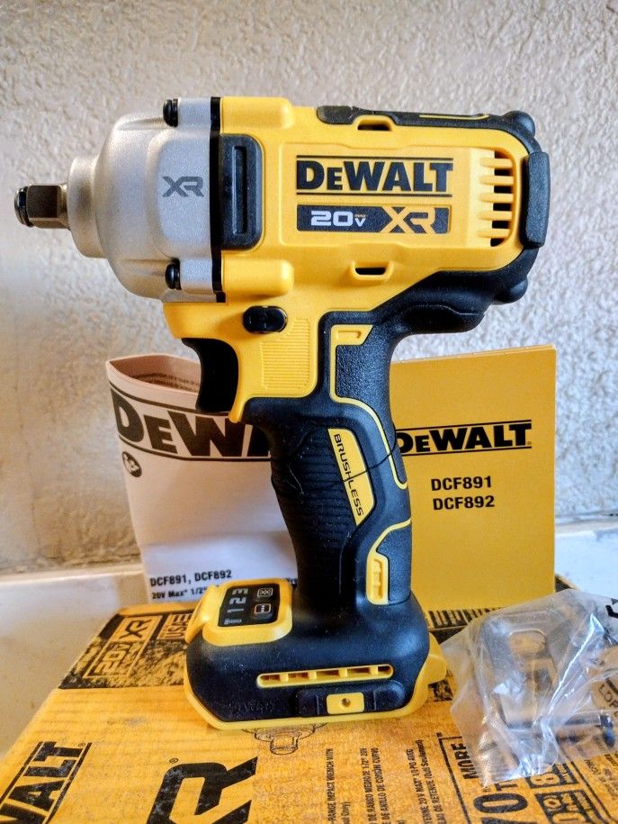 DeWalt XR 20V MAX Brushless Cordless Mid Torque 1/2in Impact Wrench. $190