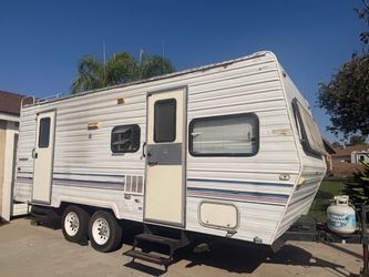 1997 Sandpiper Travel Trailer