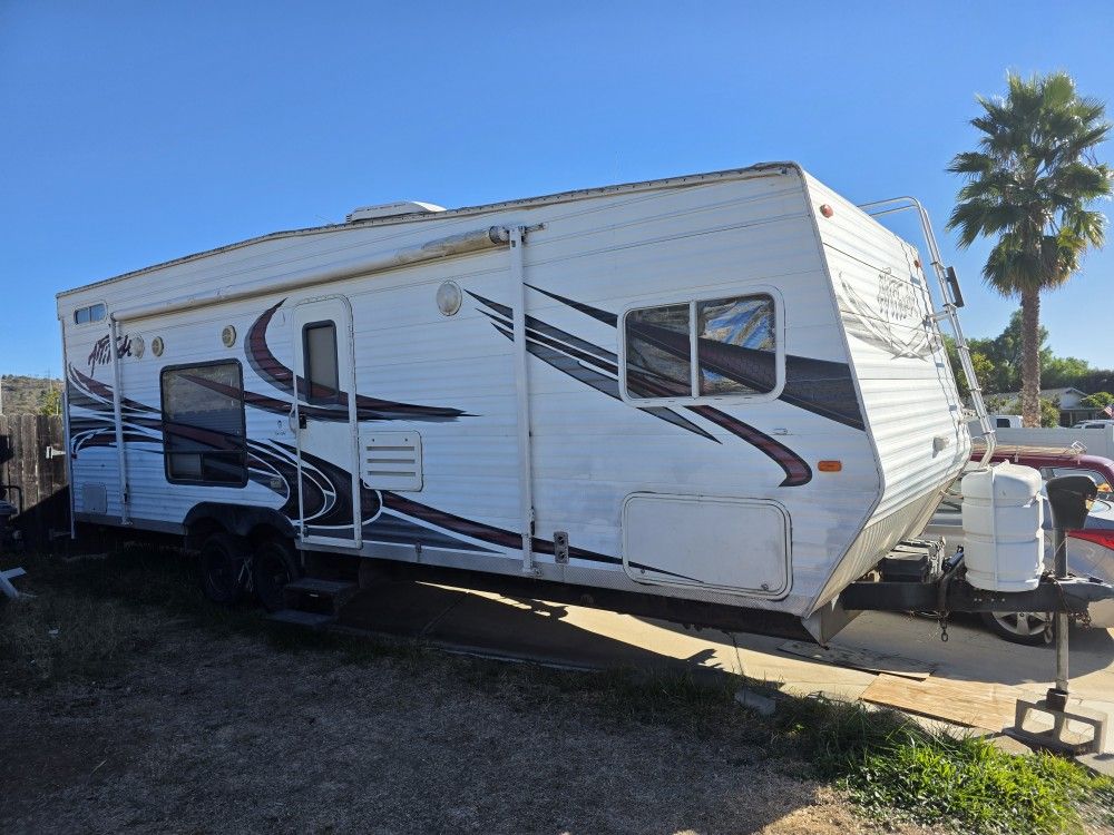 2008 ATTITUDE Toy Hauler