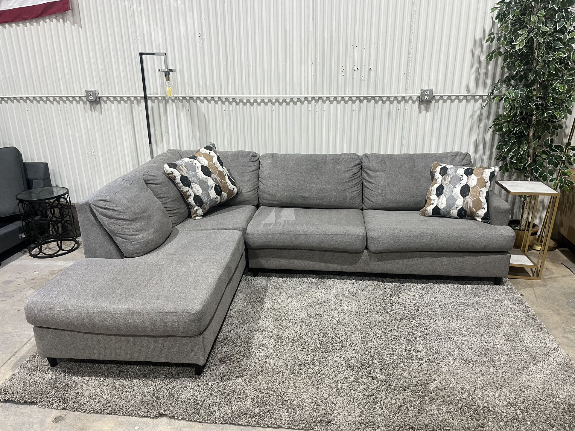 Gray Sectional Sofa Couch - Chaise Lounge - 2pcs - Cleaned - Comfy - Delivery Available