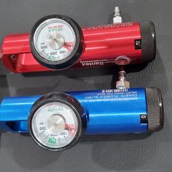 Set of 2  Oxygen Regulators – Attentus (Blue) & American Bantex (Red)$40 each