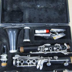 Beautiful Artley Clarinet Kit  W/Hard Case