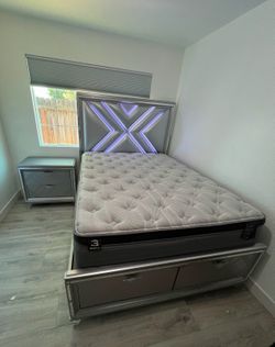 Modern Silver Bed Set 🛏️LED Lights - Matching Nightstands- Queen or King Ava.👑NO Credit Needed💰Same Day Delivery 🚚