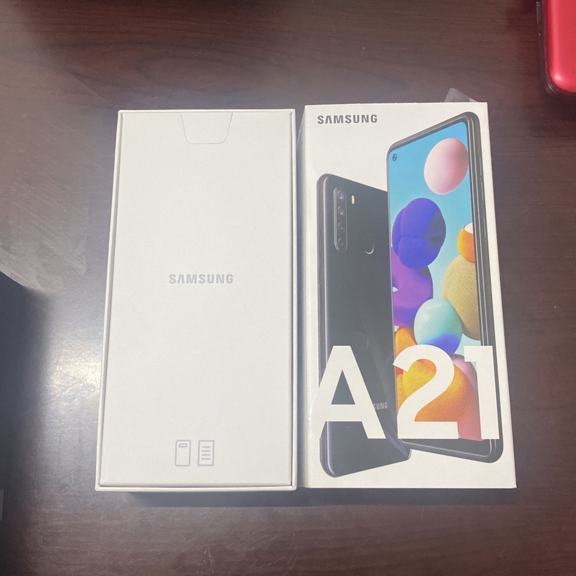 Samsung A21 32 GB Works On Metro And T Mobile Brand New